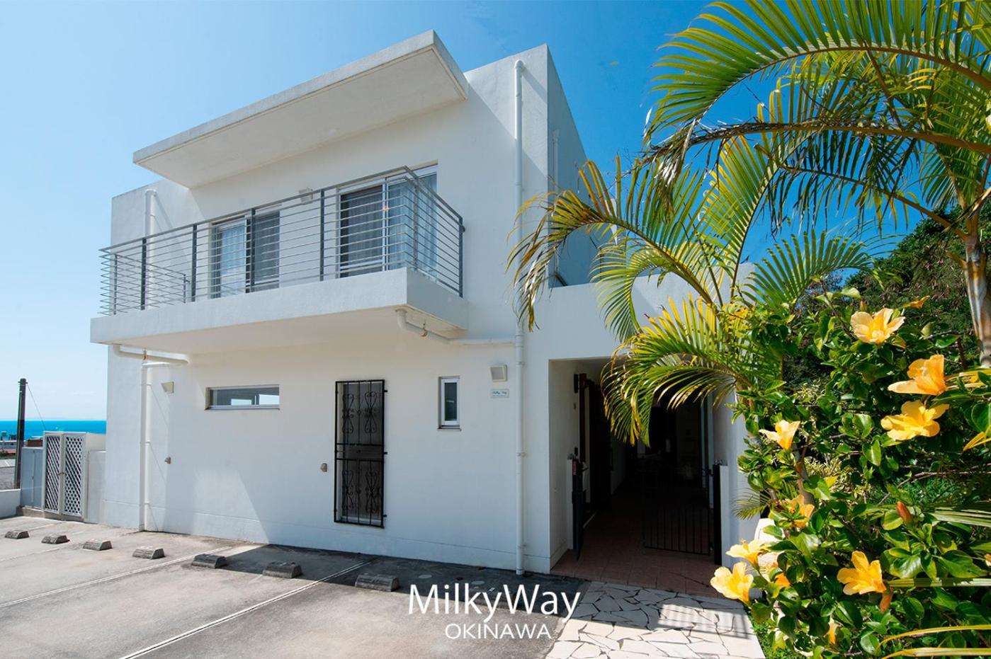 Вилла Okinawa Milky Way Йомитан Экстерьер фото
